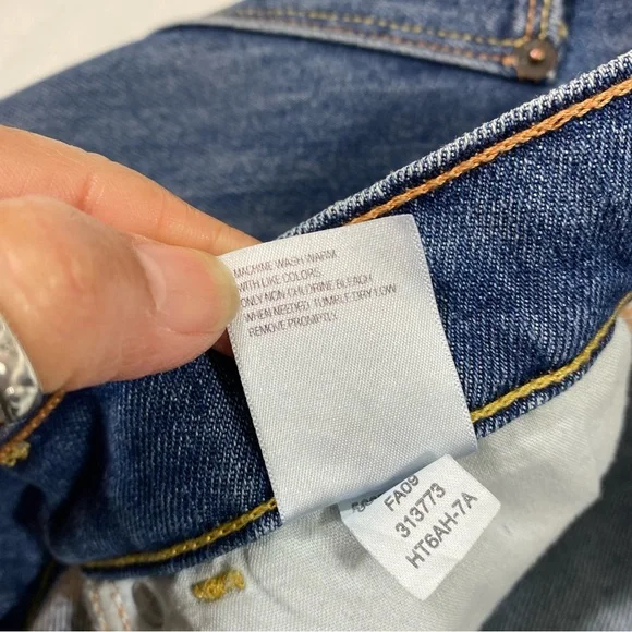 Old Navy Denim Ankle Jeans Casual Medium wash Midrise Short Straight Fit… - Picture 9 of 11